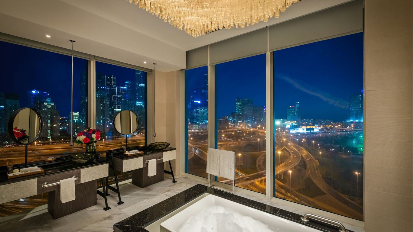 Taj Jumeirah Lakes Towers