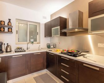 Modern and comfortable apart Savoy Garden - Happy Rentals - Gżira - Cuina