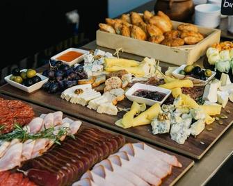 โรงแรมประธานโดย ฮรัสดัน โรงแรม ซีจีเอสซี - เยเรวาน - อาหาร