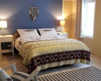 Hôtel À La Maison - Ohneka - St-Raymond - Habitación