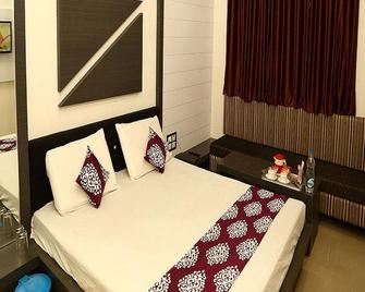 Hotel Bhagwati International - Ābu Road - Bedroom