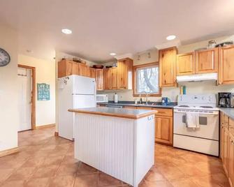 Beach Chalet in Grand Bend - Grand Bend - Кухня