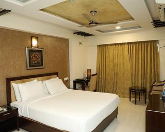 Hotel Anantha Executive Suites - Mumbai - Bedroom