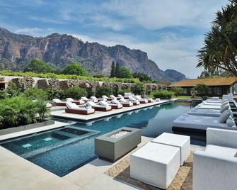 هوتل أموموكزتلي - تيبوزتلان - حوض السباحة