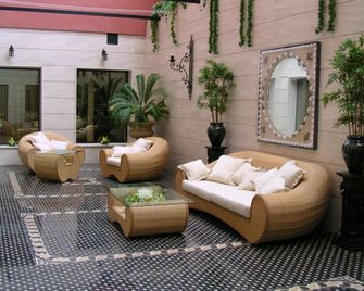 Santiago - Linares - Patio