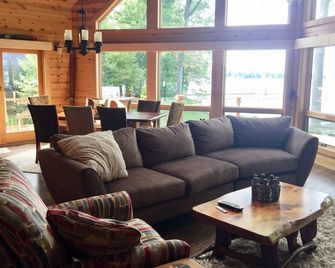 Watercress Cottage on Pentwater Lake - Pentwater - Living room