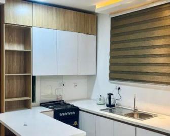 One-Bedroom Apartment - Ten heads - Tema - Kitchen
