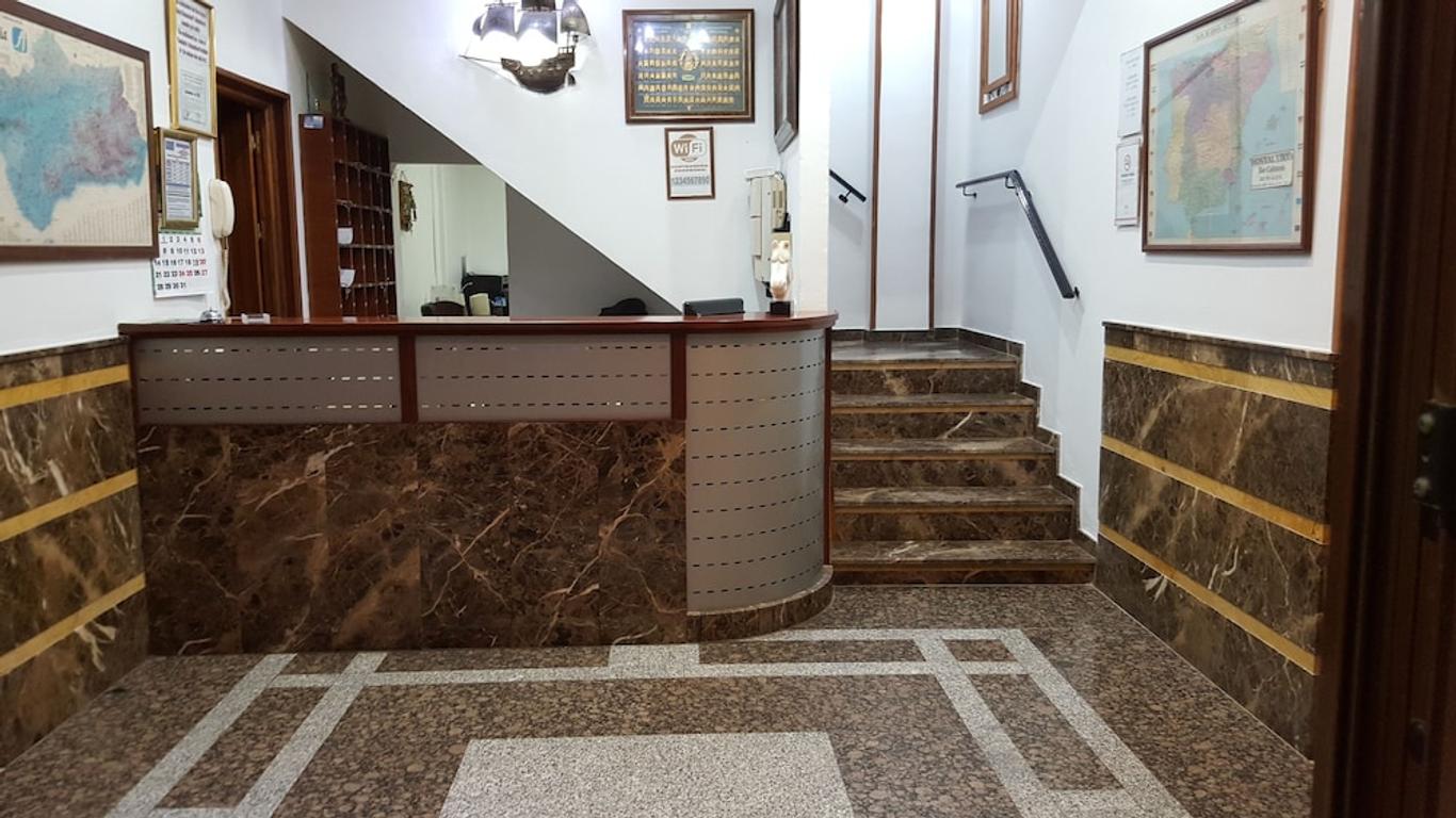 Hostal Restaurante El Lirio