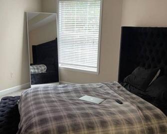 Cozy 1 bedroom apartment - Dunwoody - Bedroom