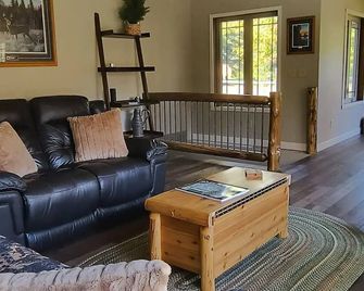 Troullier's River House - White Lake - Living room