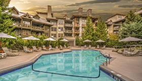 Blackcomb Springs Suites By Clique - Whistler - Piscina