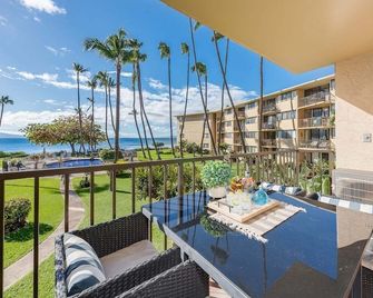 Kanai A Nalu 211 · Kan 211 Remodeled Oceanfront 2bd For Whale Wa - Wailuku - Balcón