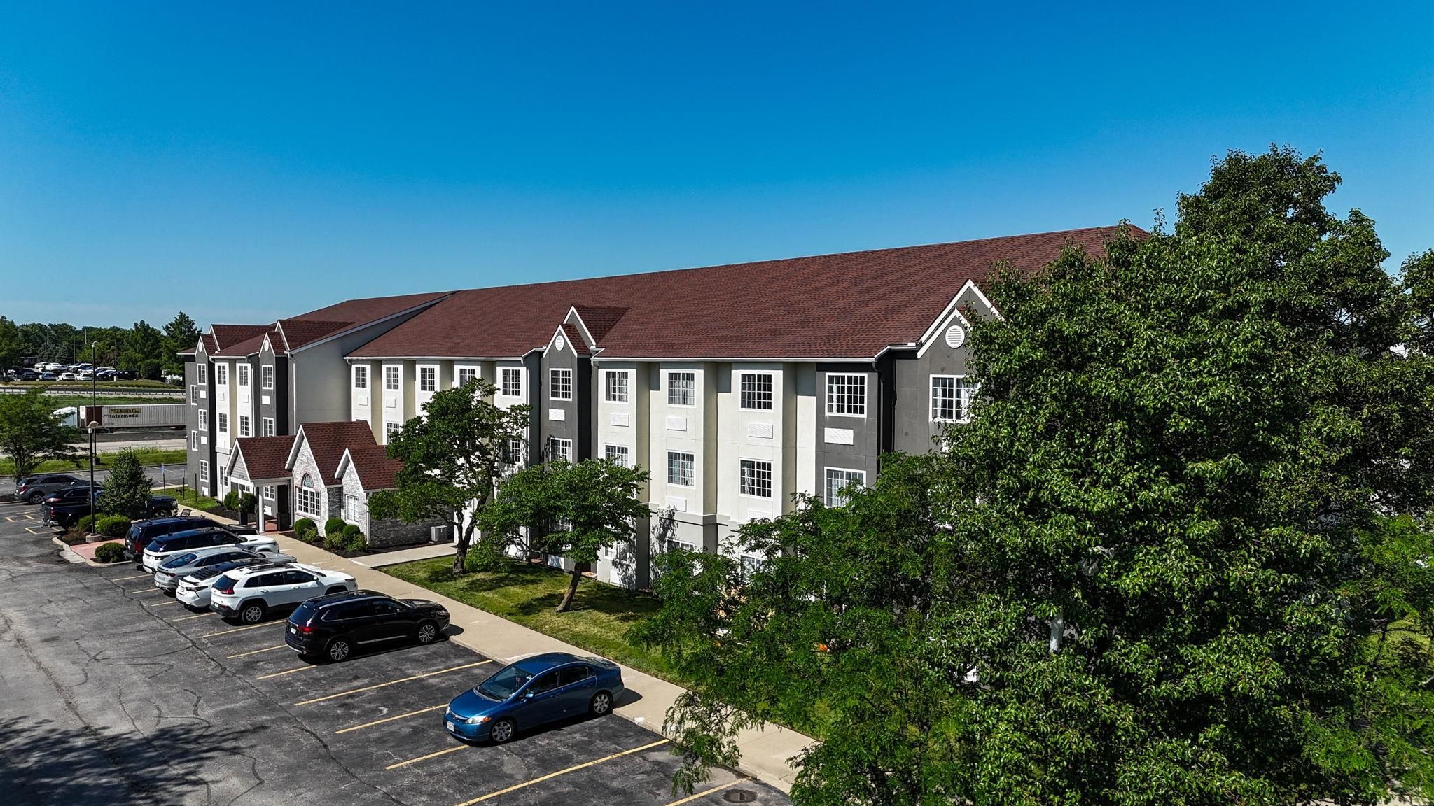 Sonesta Essential Hotels & Suites Kansas City Blue Springs - Blue Springs - Gebouw