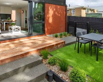 Lovely in Linwood: 2BR Beauty - 基督城 - 天井