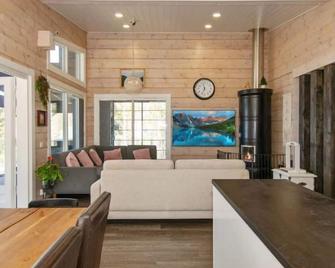Holiday Home Metsäpirtti by Interhome - Keuruu - Sala de estar