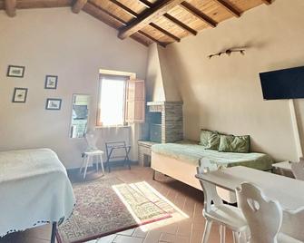 Old Farmhouse In The Countryside Of Viterbo, The Factory - Vetralla - Camera da letto