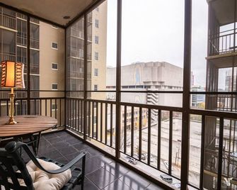 P8g Remodel 2br/2ba Downtown Atl-Parking & Balcony - Atlanta - Balcón