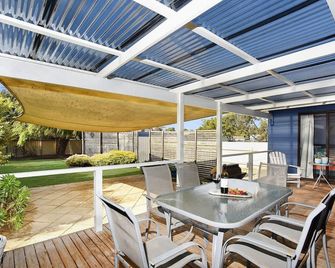 Goolwa Blue Escape - Beach Spacious Wi-fi - Goolwa - Patio