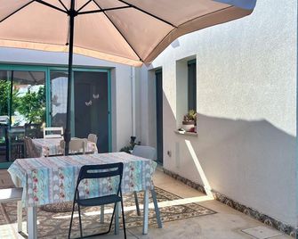 B&B Dimora Orrù - Cabras - Patio