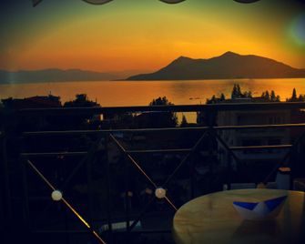 Sagini Hotel - Loutra Edipsou - Balcón