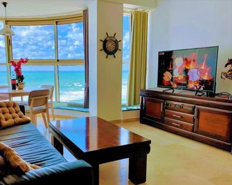 Luxurious Beach Apartment - Haifa - Vardagsrum