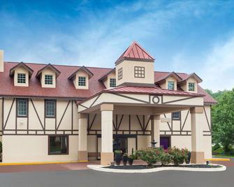 Baymont by Wyndham Helen - Helen - Building