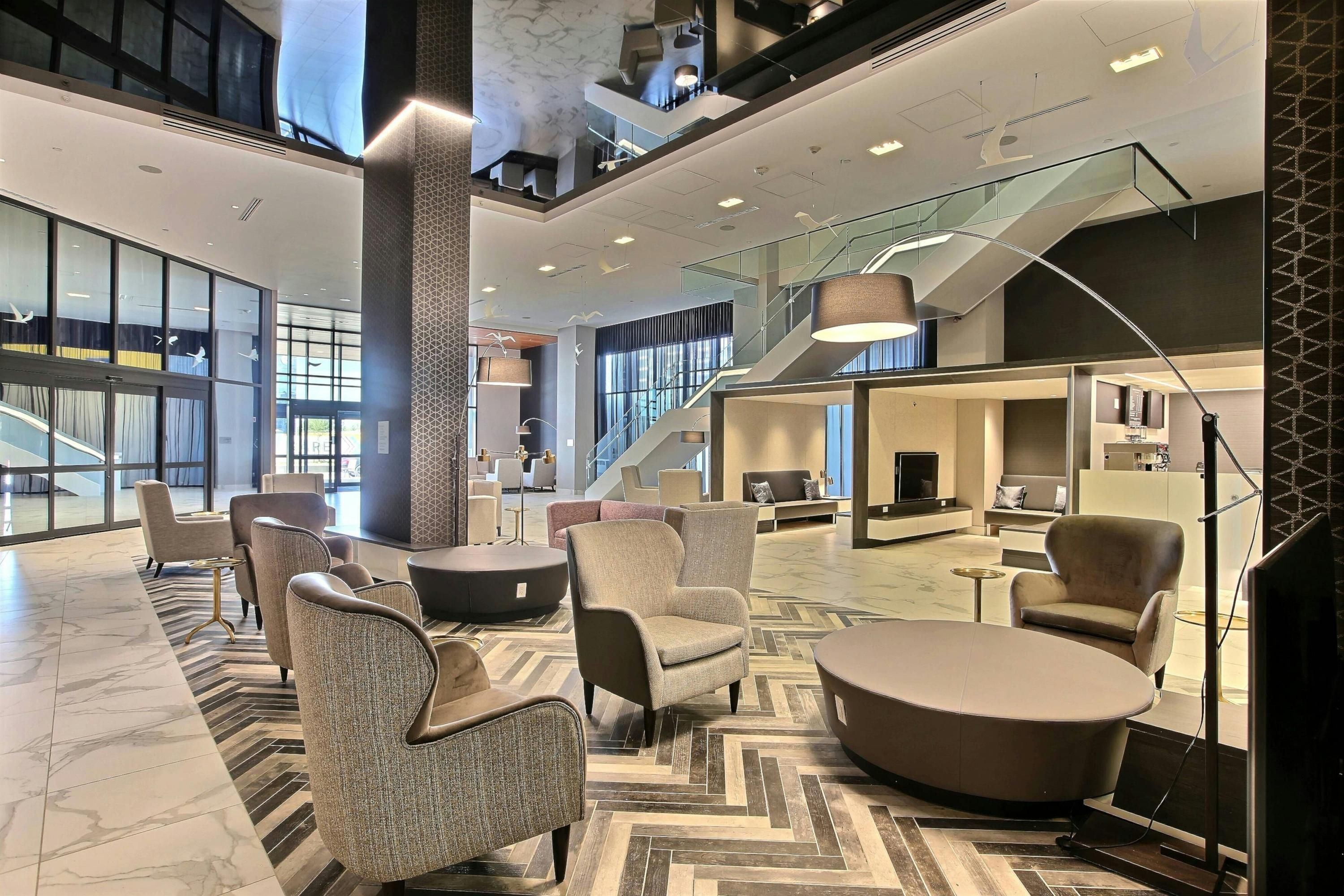 Courtyard by Marriott Montreal Brossard - Броссар - Лоббі