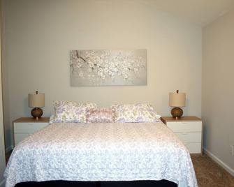Charming 3-bedroom townhome with WiFi, fitness room in serene Braselton - Braselton - Slaapkamer