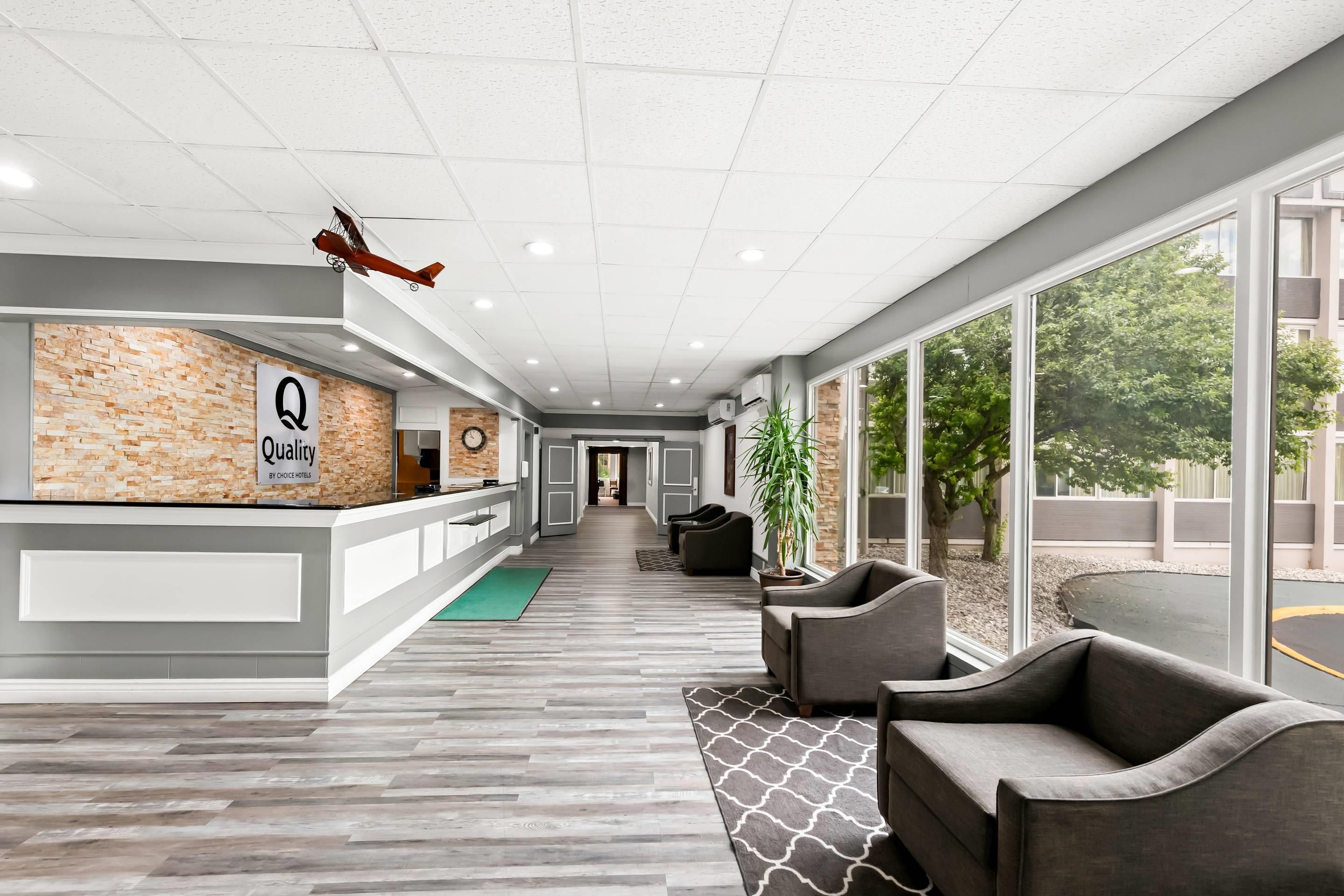 Quality Inn Dayton Airport - Englewood - Lobby
