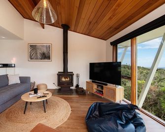 TJ's Tree House with Ocean Views - Cape Schanck - Living room
