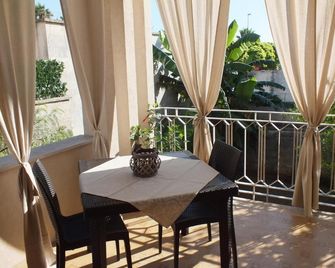 Villa Lazzari B&B Tra I Due Mari - Maglie - Balcony