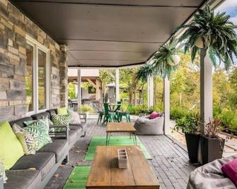 Amazing Lagoon, Beach, Cross Fit Gym, Fishing - Charles Town - Patio