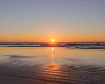 Kingston Ocean View Motel - Kingston - Пляж