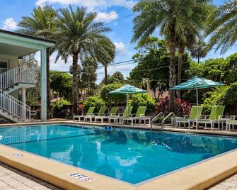 Sun Dek Beach House - Boynton Beach