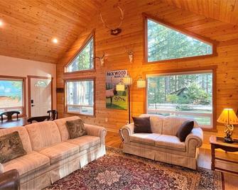 Elk House - Packwood - Salon