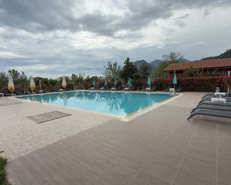 Apella Hotel - Cirali - Piscina