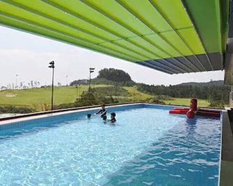 Yeongdeok Ocean Beach Resort - Yeongdeok - Piscina