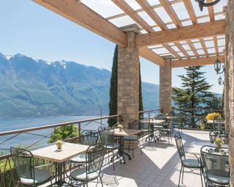 Village Hotel Lucia - Tremosine - Balkong