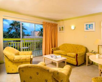 Golden Sands Hotel - Oistins - Living room