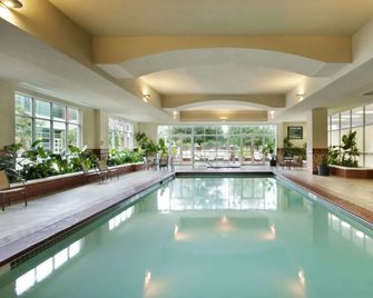 Embassy Suites by Hilton Charleston Airport Hotel & Convention Center - North Charleston - Pool