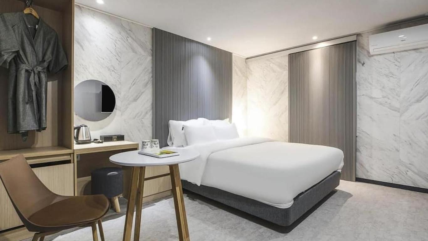 Jj Hotel