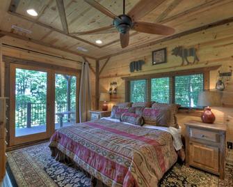 Private Mountain Rock Cabin with Spectacular Views - Blairsville - Schlafzimmer