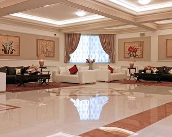 Liqaa Hotel - Dbayeh - Area lounge