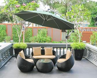 Deluxe Studio & Suite by RR - Singapore - Balcony