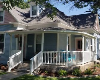 Charming 3 BR cottage in Humboldt - blocks from DT - Humboldt - Building