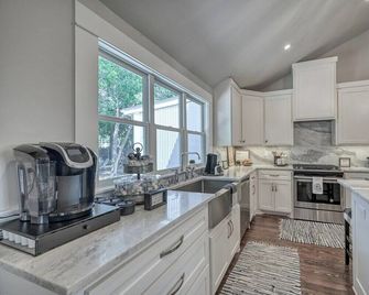 Modern Luxurious Home-w/game Room and Firepit! - Fredericksburg - Küche