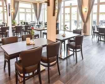 Prima Inn Hotel & Hof Neuruppin - Digitales & Rezeptionsloses Motel - Neuruppin - Restaurante