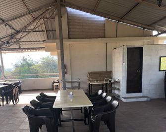 Hotel Volga Residency - Dāpoli - Restaurante