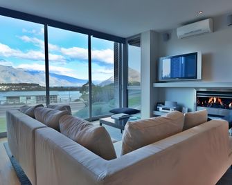 Swiss-Belsuites Pounamu Queenstown - Queenstown - Oturma odası