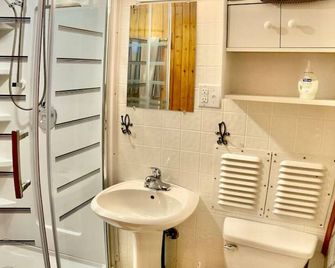 Quaint Riverside Cabin # 1 - Crowsnest Pass